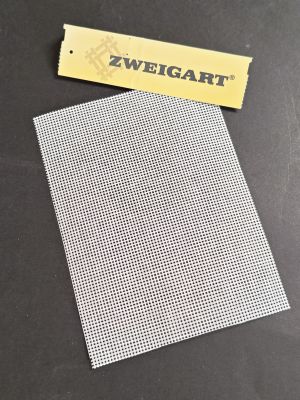 White Zweigart Stramin 44/100 (standard canvas) - 15x20 cm