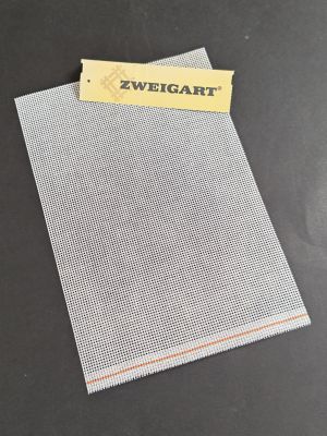 White Zweigart Stramin 44/100 (standard canvas) - 20x30 cm